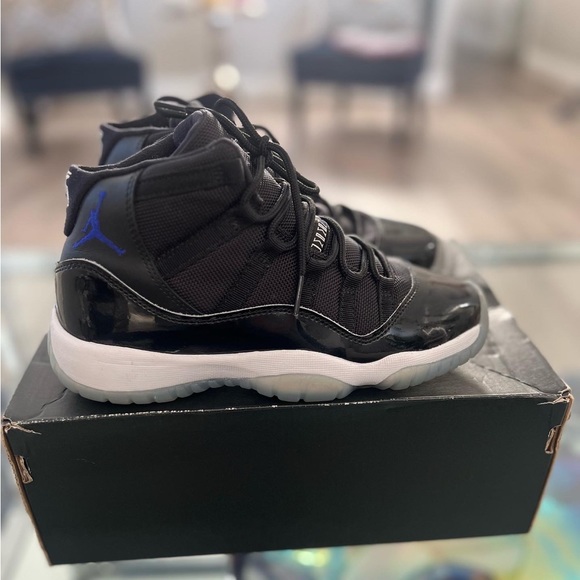 Retro 11 Space Jams - Picture 3 of 5